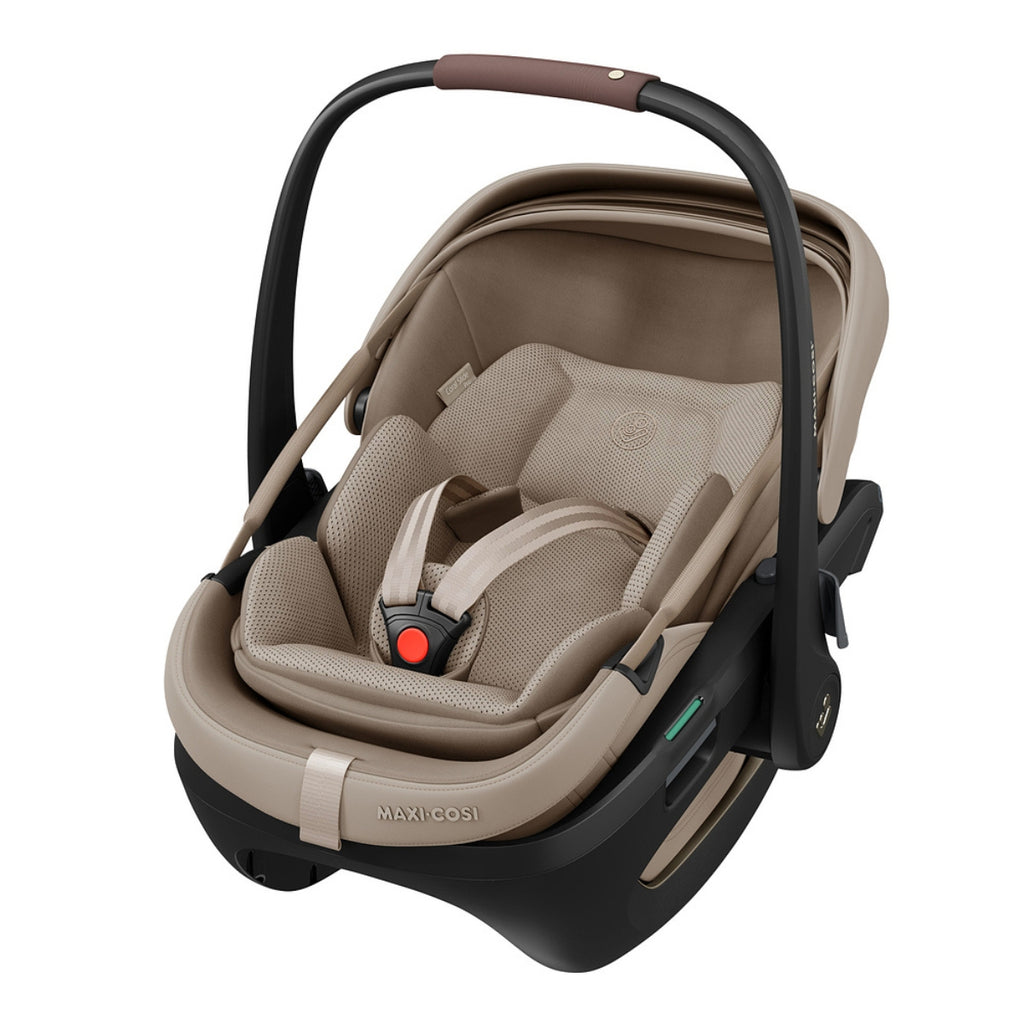 Bebê Conforto Coral Slide Pro + Base Slide Pro Maxi Cosi Oak Truffle - Conforto em qualquer situação